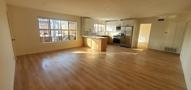 Building Photo - 3867 Huron Ave