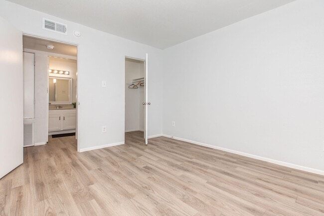 Building Photo - Arlington Place Apartments