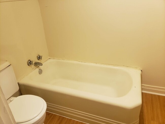 Building Photo - 1720 W Parker Rd