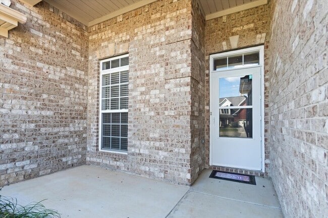 Foto del edificio - 6608 Lizzie Ln SE