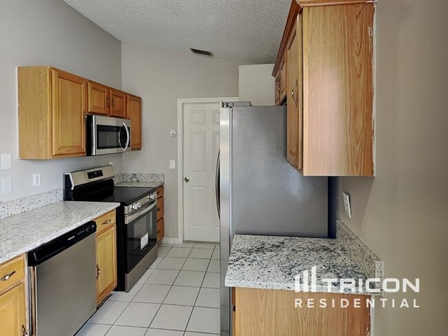 Building Photo - 3910 78th Dr E