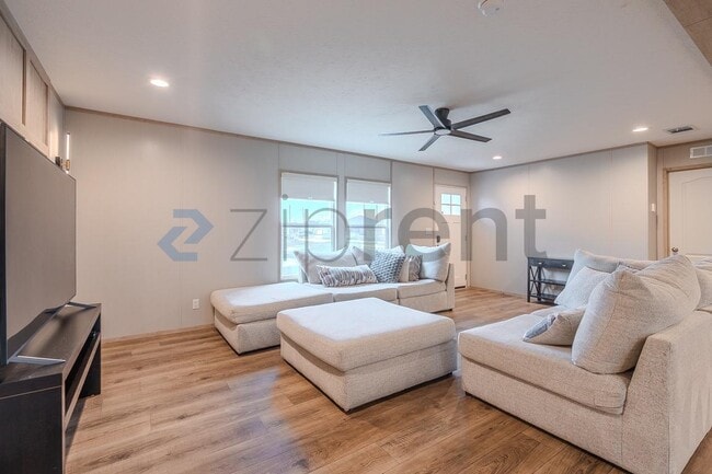 Foto del edificio - 1202 Longleaf Pne St