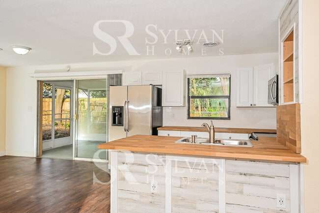 Foto del edificio - Prepare to be impressed by this 3 bedroom,...