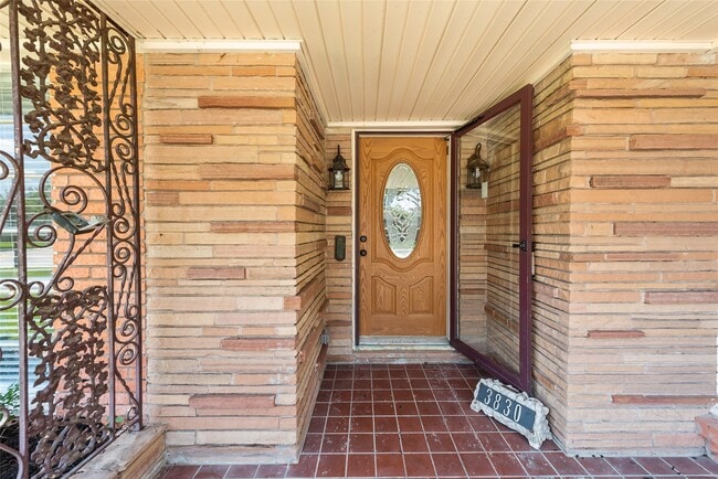 Building Photo - 3830 Linkwood Dr