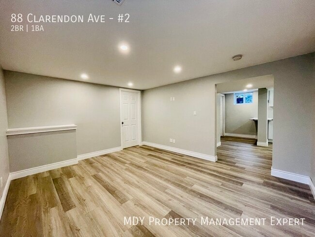 Building Photo - Beautiful lower unit!