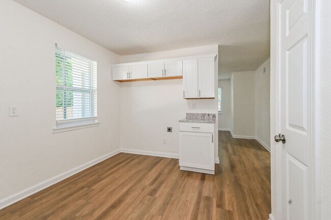 Foto del edificio - Seventh Street Apts (1018)