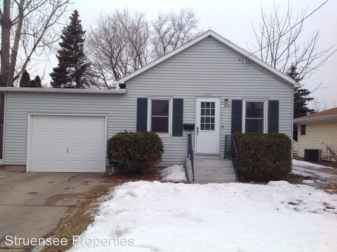 Foto principal - 3 br, 1 bath House - 2349 COMET STREET