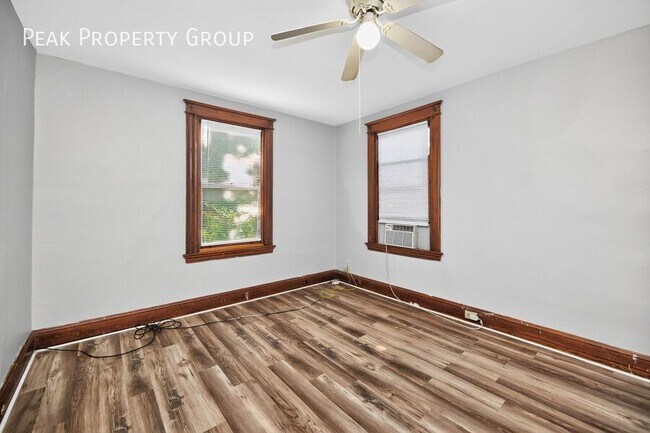 Building Photo - 2339 Rohs St