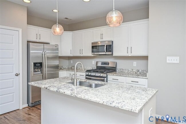 Building Photo - 8090 Manton Ct