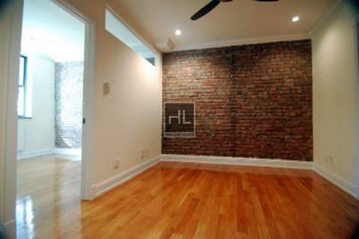 Primary Photo - Avenue B
