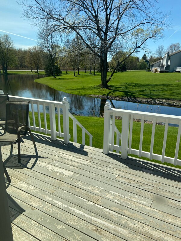 Foto del edificio - 73 Midlake Cir