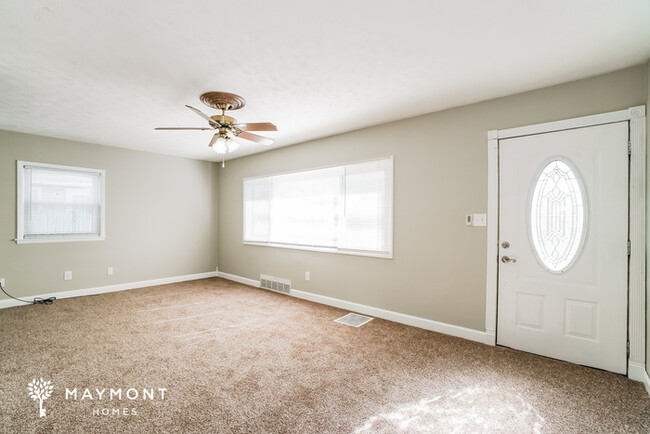 Building Photo - 647 Savannah Dr
