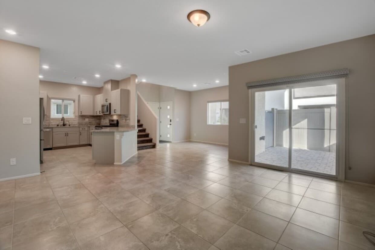 Primary Photo - Don't miss this Top Notch 4 Bedroom, Beaut...