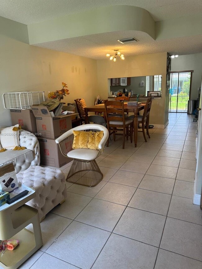 Building Photo - 16682 Hemingway Dr