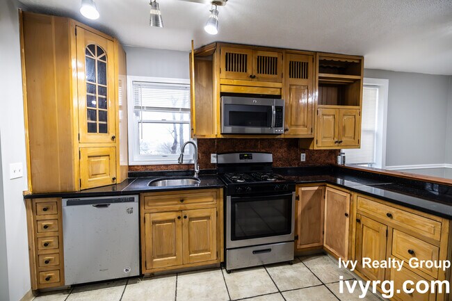 Building Photo - 28 Bowers Ave