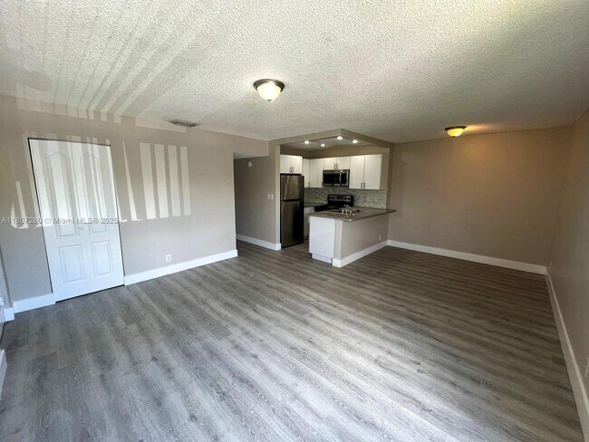 Foto del edificio - 11777 NW 30th St