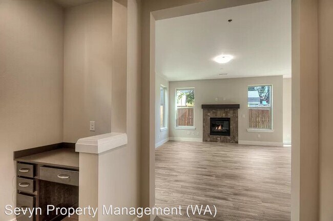 Building Photo - 4 br, 3.5 bath House - 21011 2nd Ave W