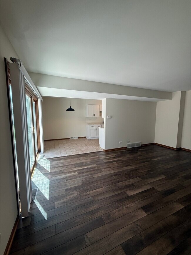 Foto del edificio - 121 Spuhler Dr