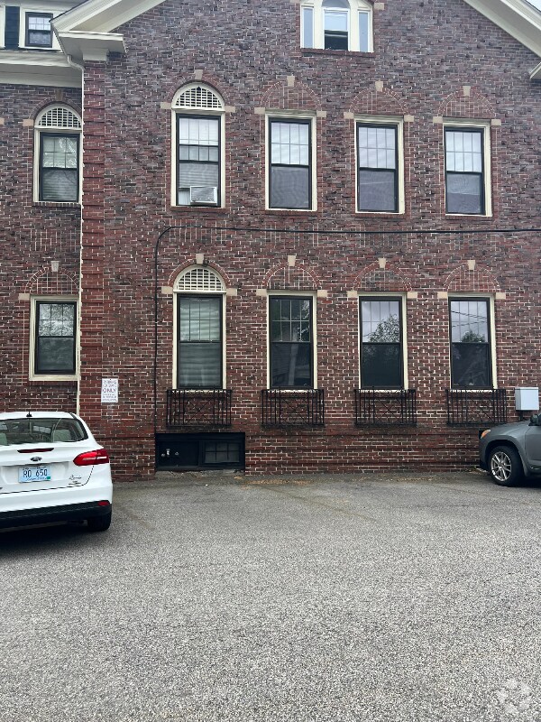 Building Photo - 257 Gano St