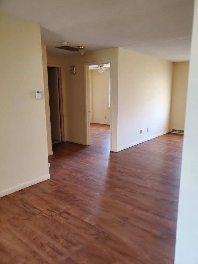 Building Photo - 1234 E Elm St