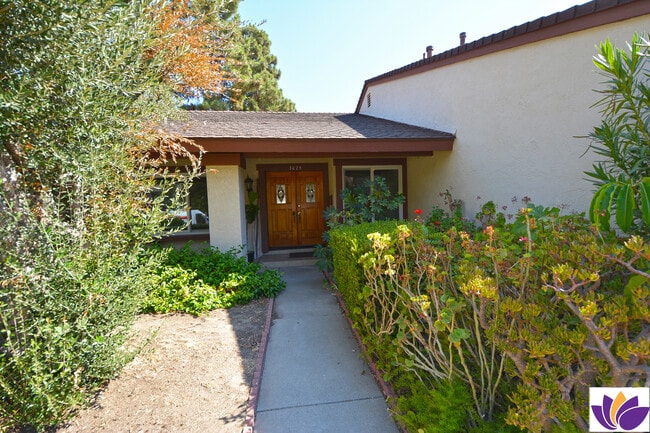 Building Photo - 3025 Morningside Dr