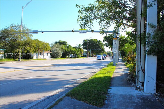 Foto del edificio - 9760 SW 184th St