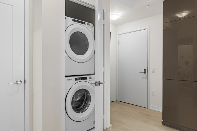 Building Photo - 28 Freeland St