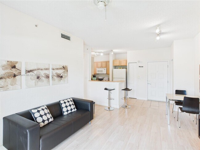 Foto del edificio - 6001 SW 70th St