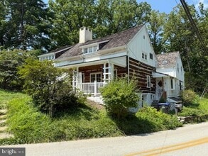 Building Photo - 875 Old State Rd