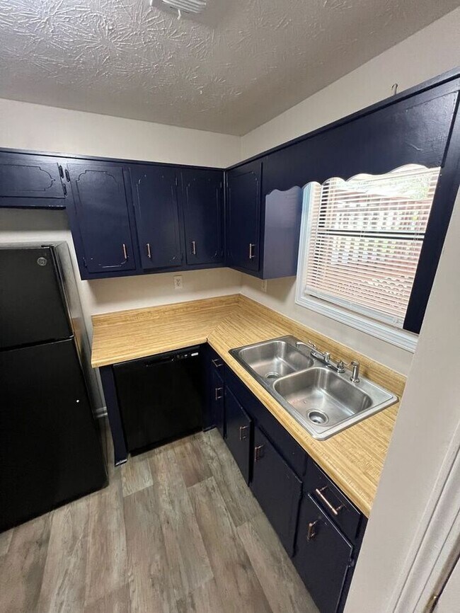 Foto del edificio - !!!WARNING: AVOID SCAMS CONFIRM RENTAL AT ...