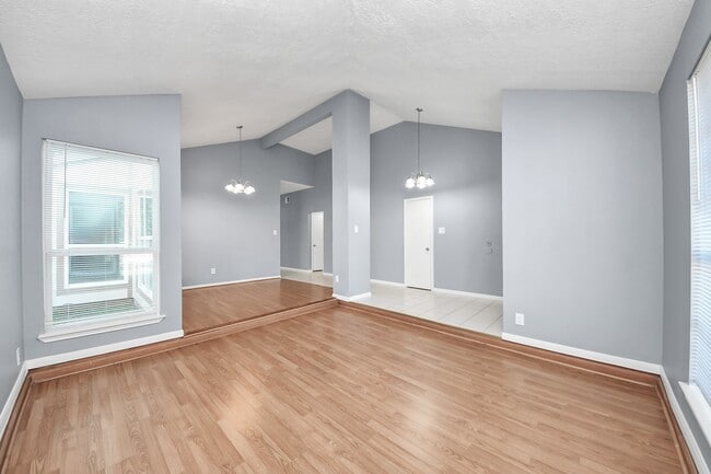 Building Photo - 10011 Berry Limb Dr