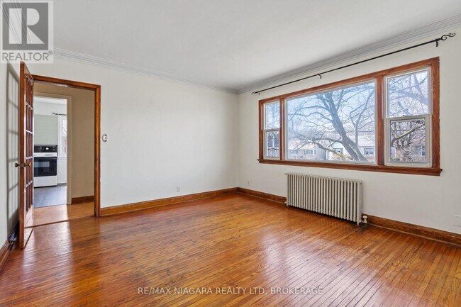 Building Photo - 136 Haig St