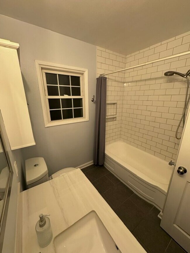 Foto del edificio - ***COMING SOON*** LAKEWOOD HOME   3BR/1BA ***BE THE FIRST TO APPLY**