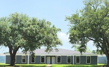 Building Photo - 2502 Oak Park Blvd