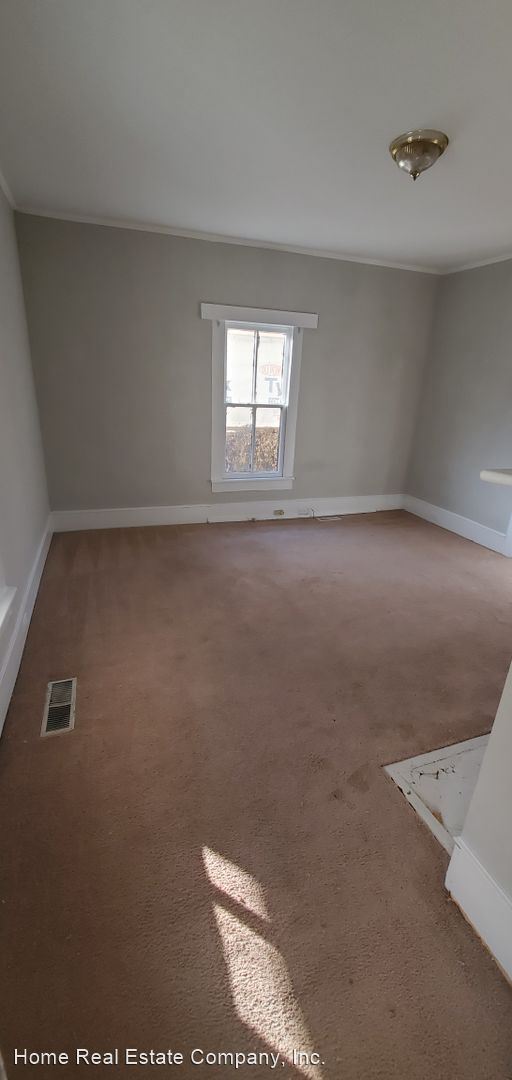 Building Photo - 2 br, 1 bath House - 1137 E. 23rd Street