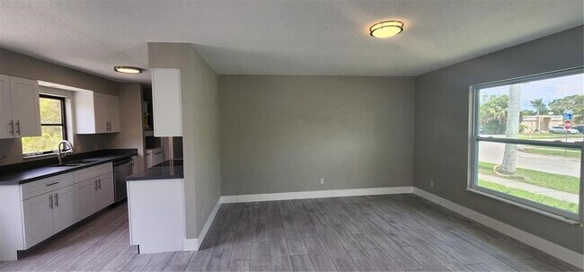 Foto del edificio - 541 E Virginia Ave