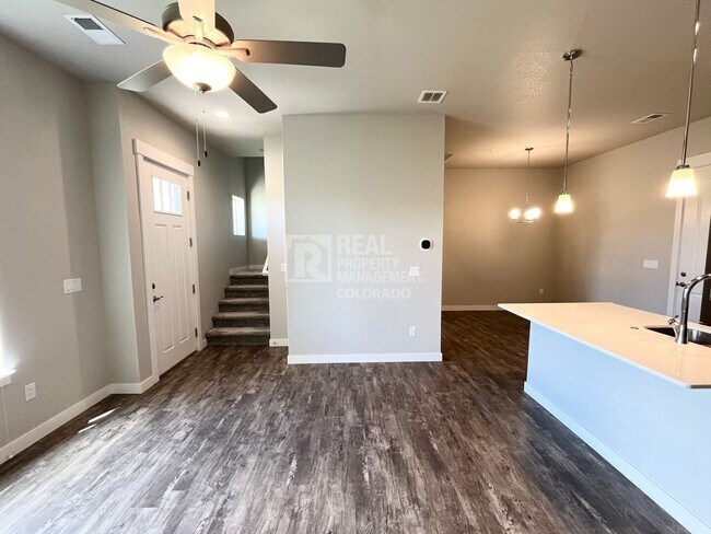 Building Photo - 808 Schlagel St
