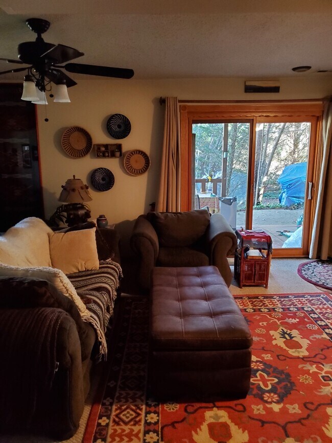 Sala de estar - 48 Holly Hill Dr