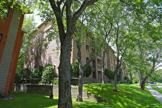 Photo du bâtiment - Westmount Villa 2