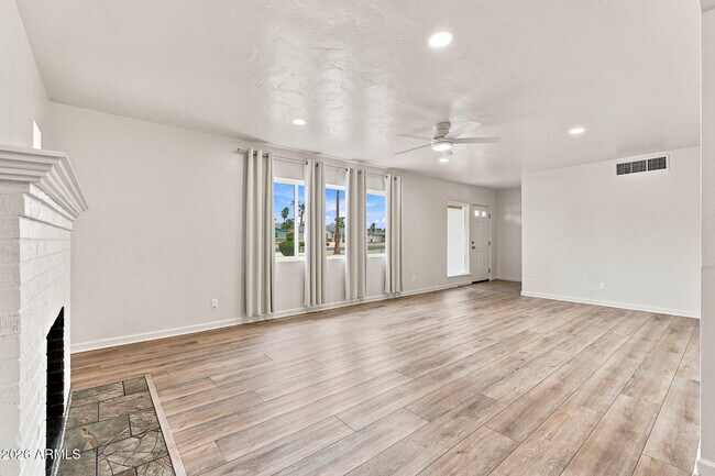 Foto del edificio - 411 E Wigwam Blvd