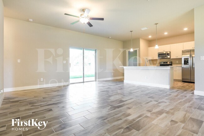 Foto del edificio - 5139 Cromey Rd