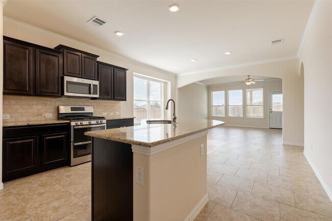 Foto del edificio - 18304 Blush Rose Rd