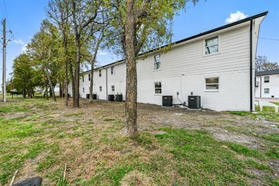 Building Photo - 500 N 75