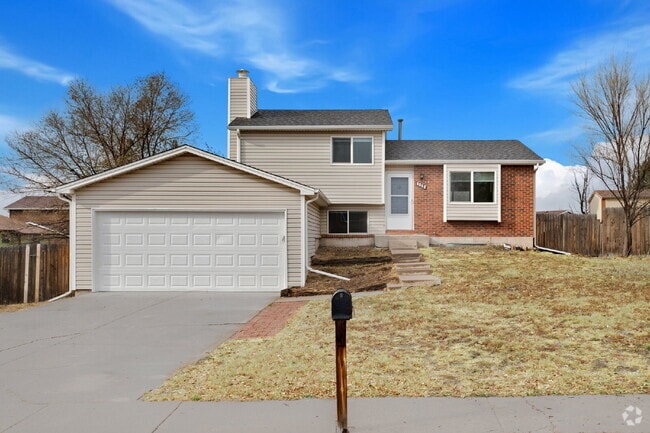 Building Photo - Corner Lot Charmer Near Fort Carson & Pete...