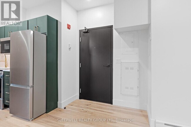 Building Photo - 476-476 Rue Wilbrod St