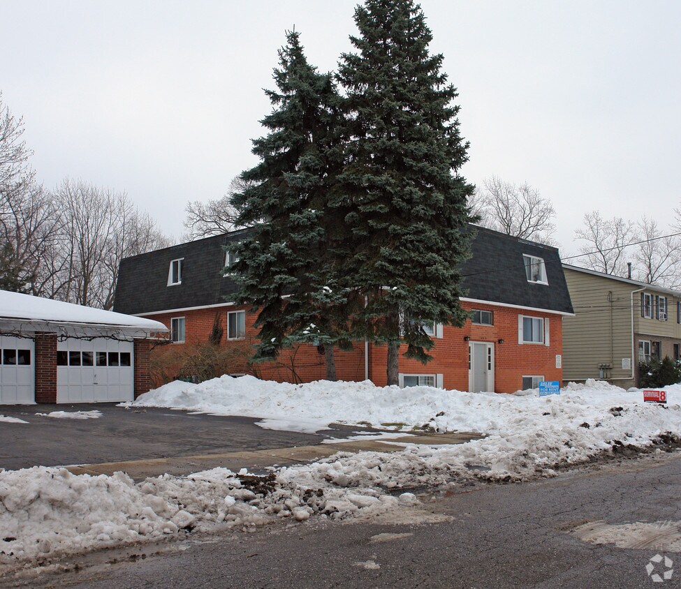 Building Photo - 1803 Cromwell Dr