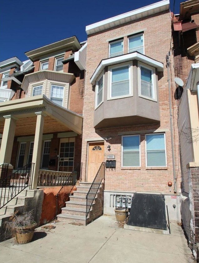 Foto principal - 4931 Locust St