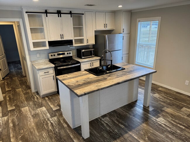 Foto del edificio - 3950 LA-134