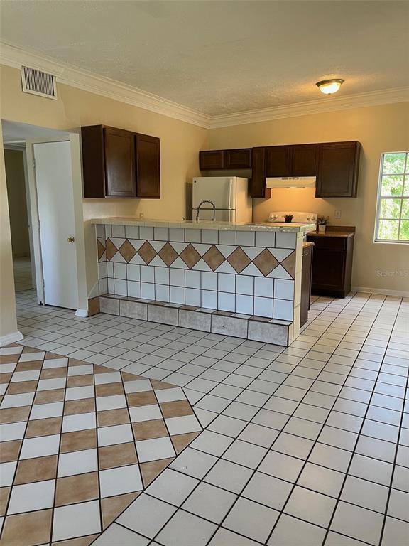 Foto del edificio - 127 Country Club Dr