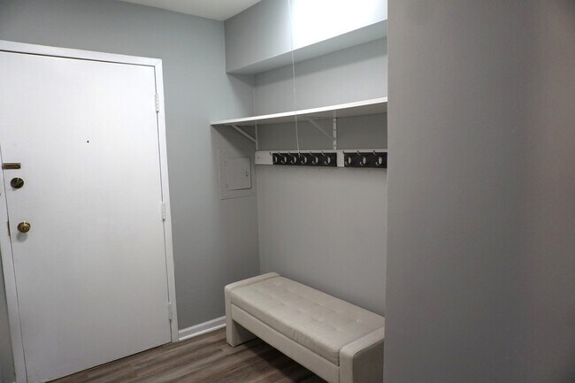 Foto del edificio - 2650 Brookwood Way Dr